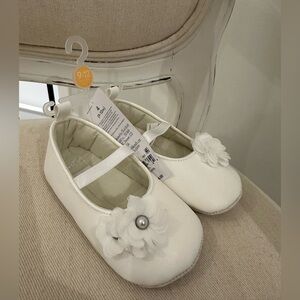 🦢 Baby 9~12 Mth Fancy Dress Ballet Style White Shoes With Pearls NWT